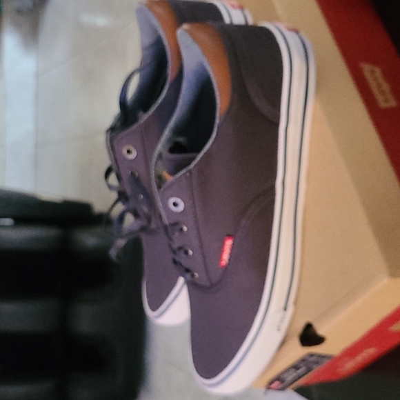 Levi's Men Shoes, Size 8.5 NIB - Picture 4 of 16